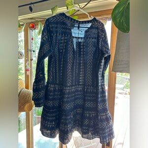 Elan Clara dress xl fits like a large . Never worn tags on it. Blue and gold.